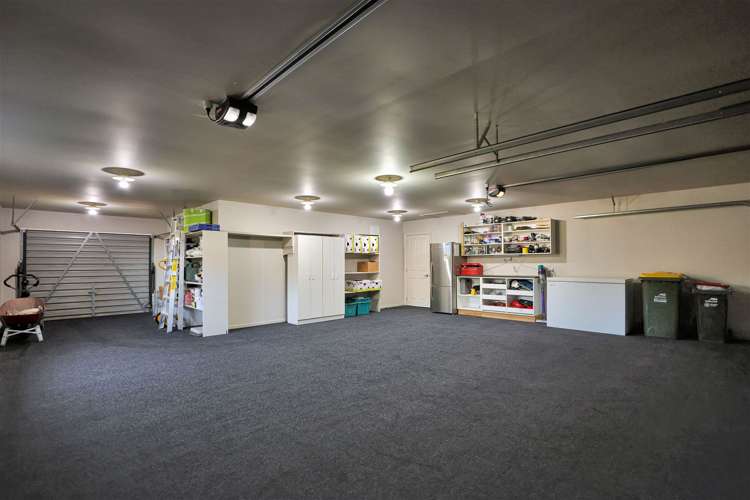 4 Country Place Allenton_32