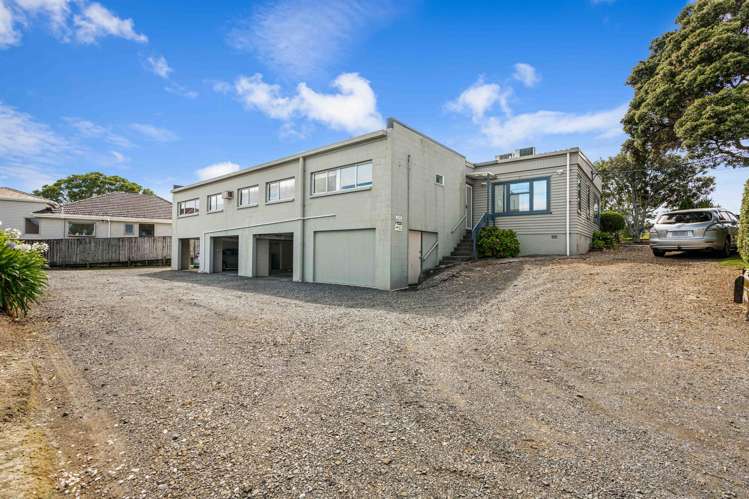 8 Archibald Road Kelston_19