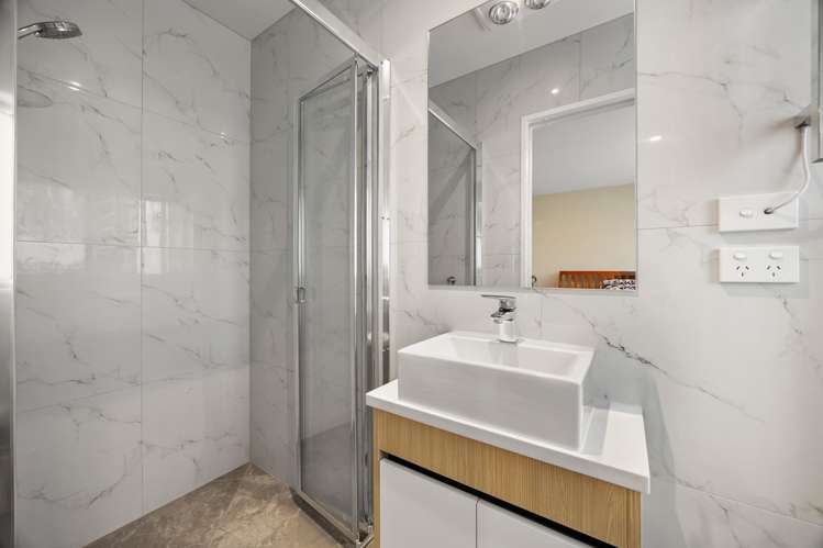 8 Freshland Drive Flat Bush_13