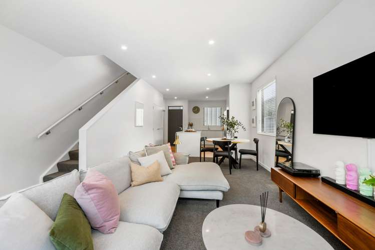 8-50 Friend Street Karori_10