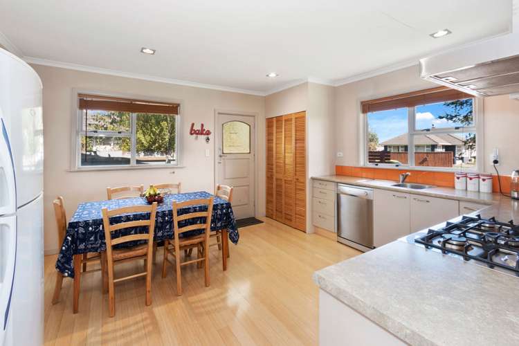 6 Wycola Avenue Hei Hei_2