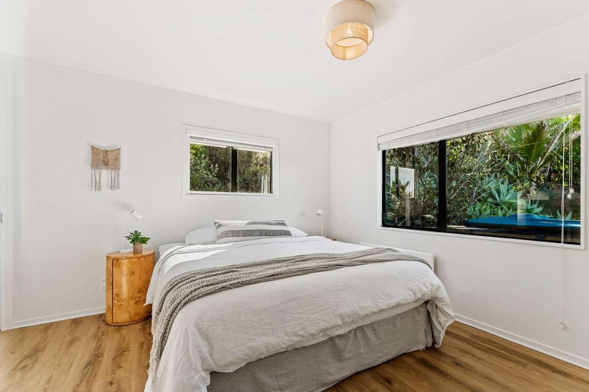 1075 Takatu Road_4