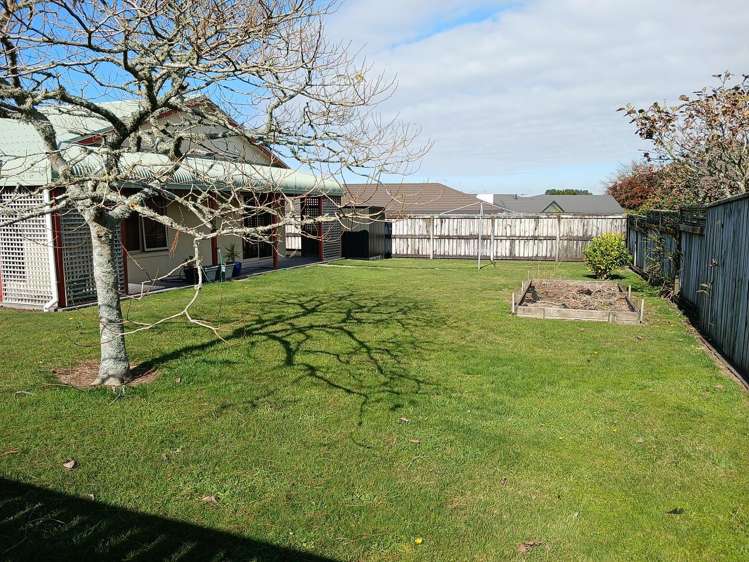 7 Elizabeth Grove Stratford_5