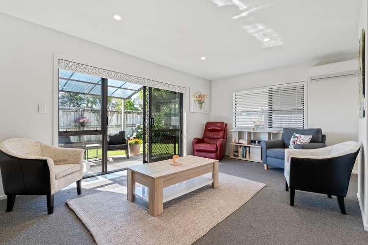 83 Ashmore Park Carterton_1