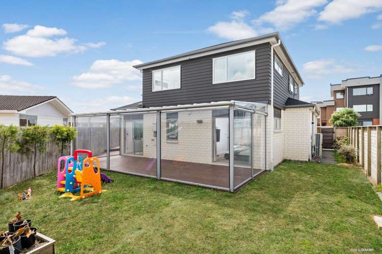 69 Bordeaux Parade Te Atatu South_21