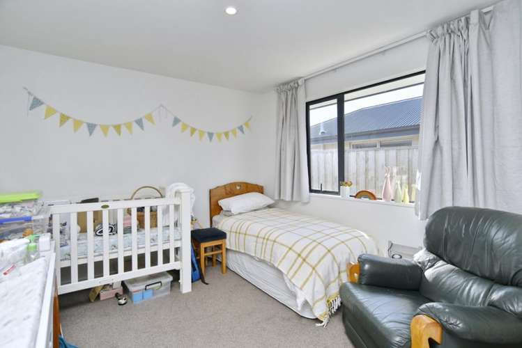 38 Quinn Crescent Woodend_11