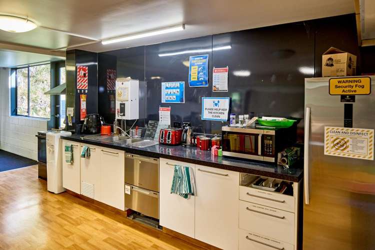 240 Gracefield Road Seaview_6