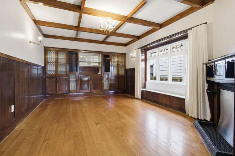 180 Surrey Crescent_4