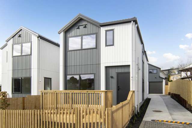 Be the First to live in 94B The Avenue, Standalone 3 bedroom, 3.5 Bathroom