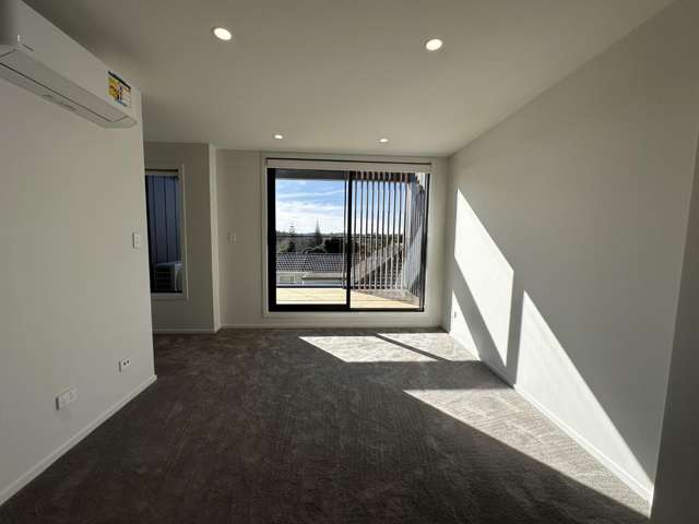 4/10 Fairclough Road 1603_2