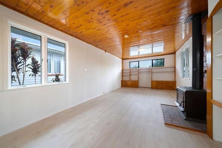 19 Cobham Crescent Kelston_21