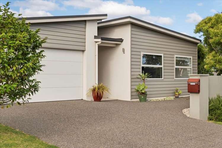 2 Ella Place Papamoa Beach_0