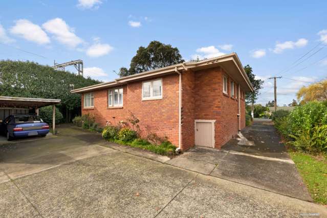 15 Fruitvale Road New Lynn_1