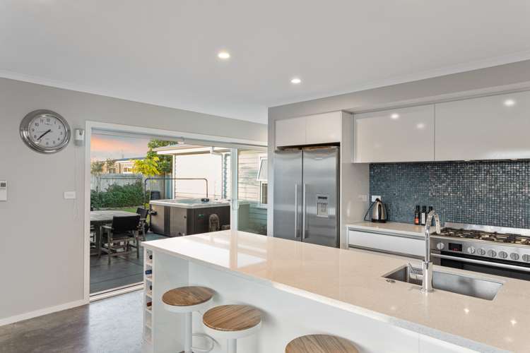 1 Charles Street Ohope_7