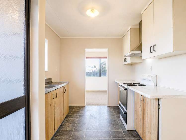 12A Aspen Place Owhata_1