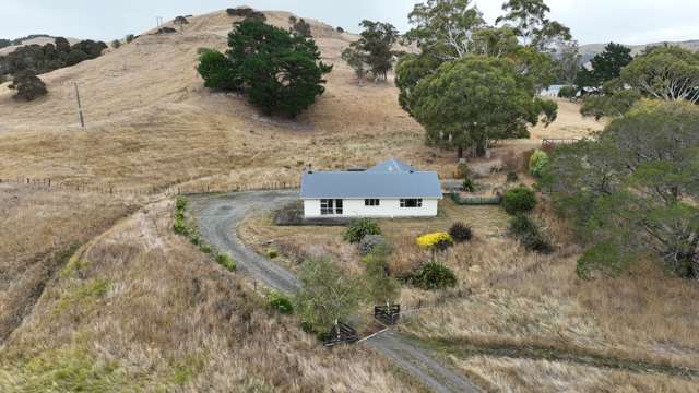 Tranquil retreat near Martinborough UNDER CONTRACT