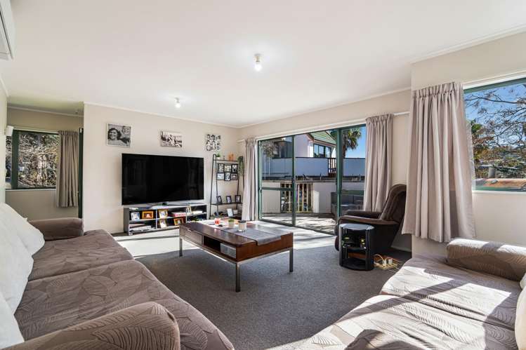 27 Brookvale Park Stanmore Bay_9