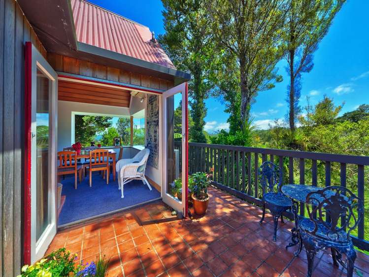 1/51 Quinns Road Waiatarua_13