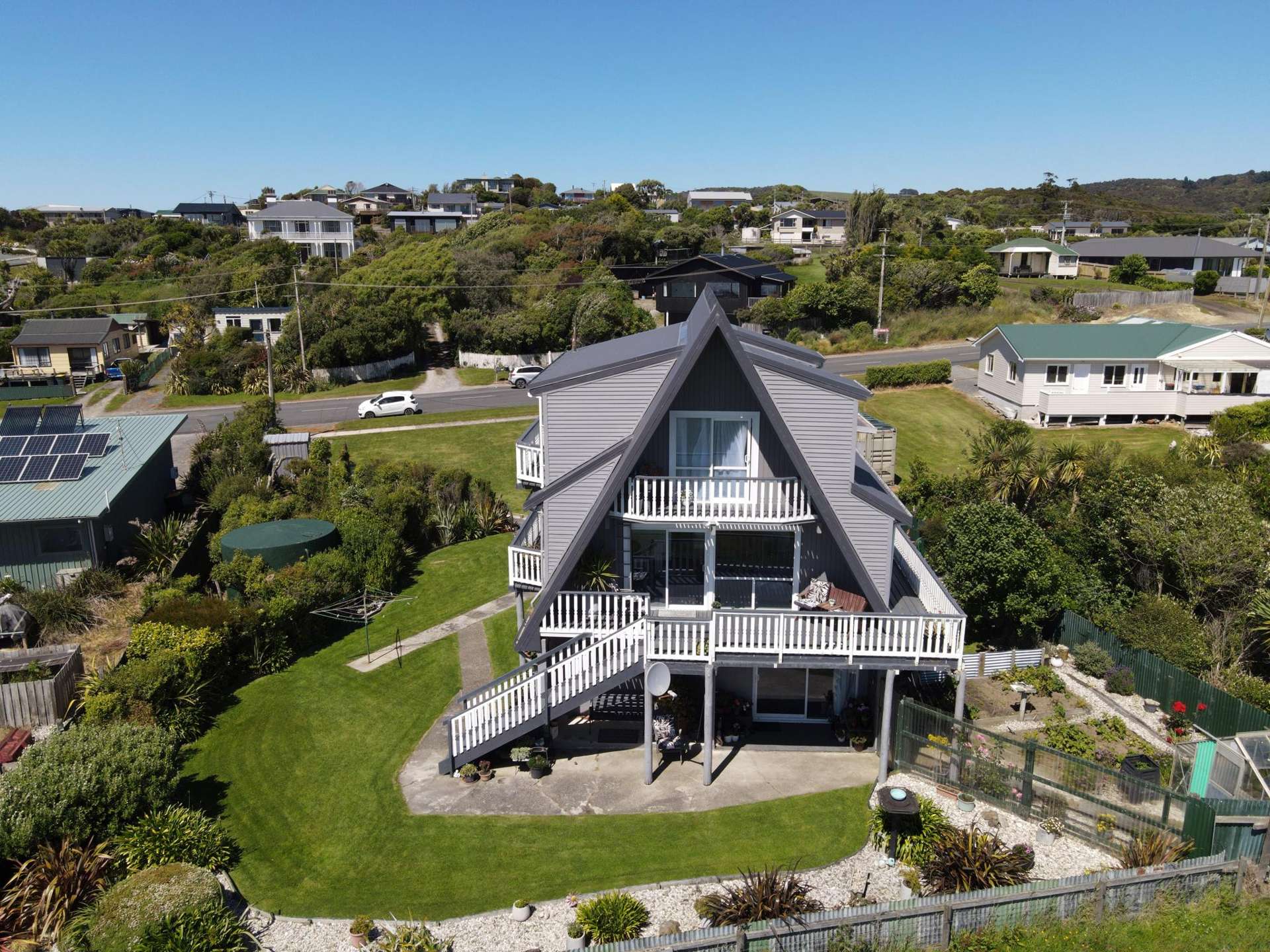 10 Rimu Street Kaka Point_0