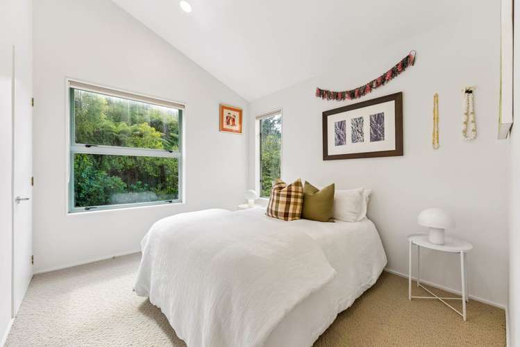 4 Puketutu Rise Hillsborough_33