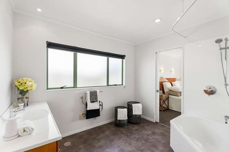 9a Bradbury Road Botany Downs_10