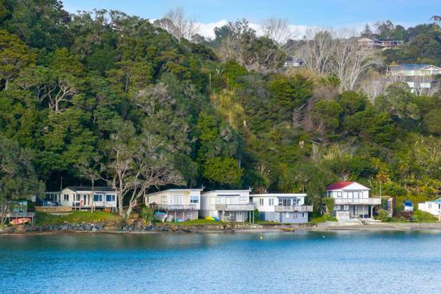 1334 Sandspit Road Sandspit_4