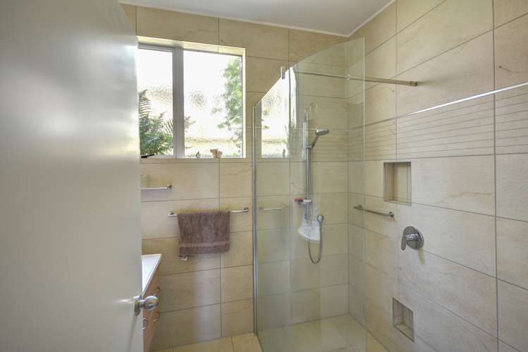 2b Second Beach Road Saint Clair_11