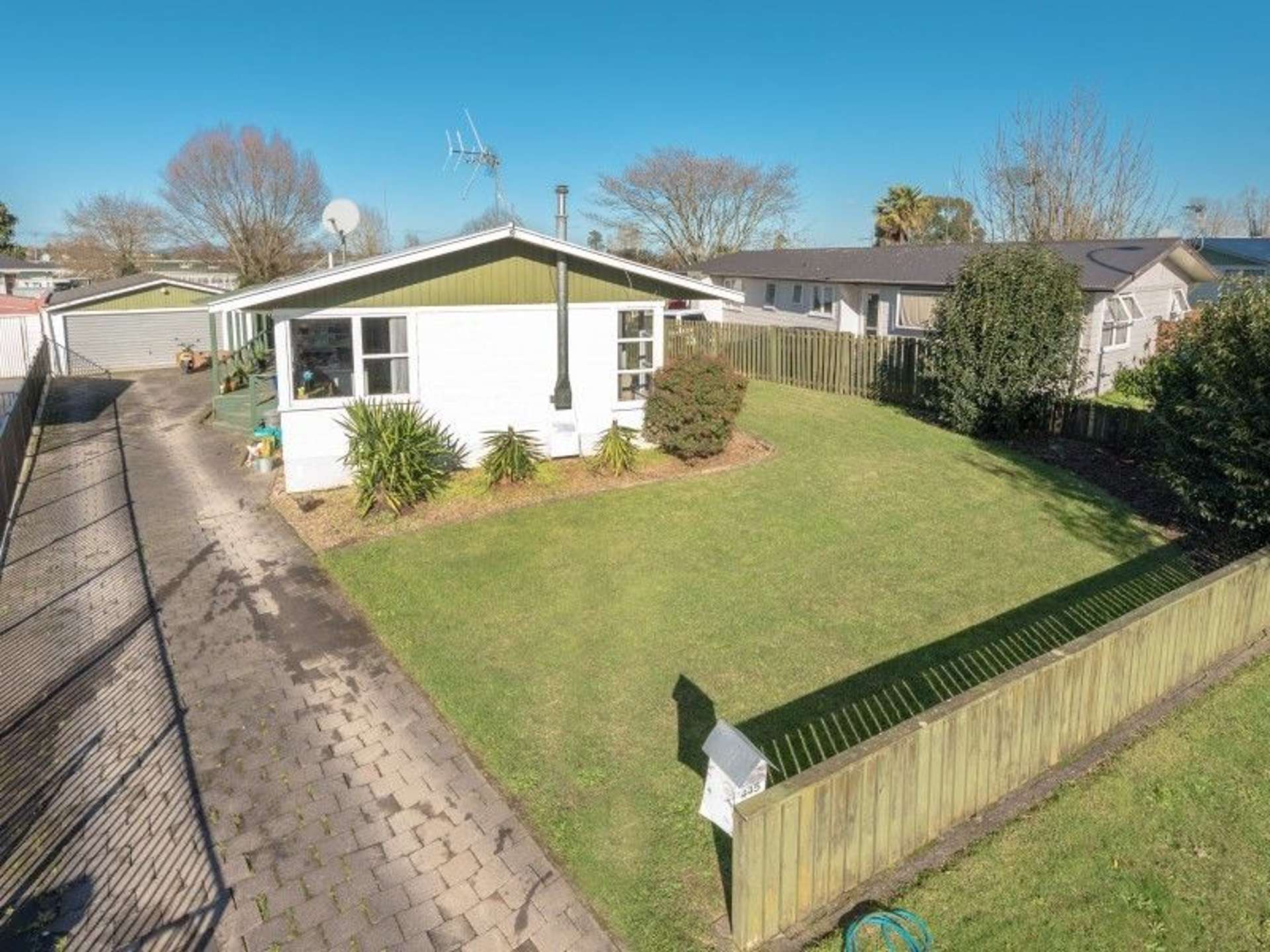 445 Kahikatea Drive Dinsdale_0