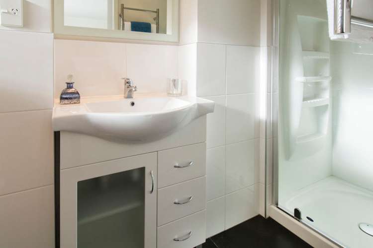 6 Hartles Place Mellons Bay_11