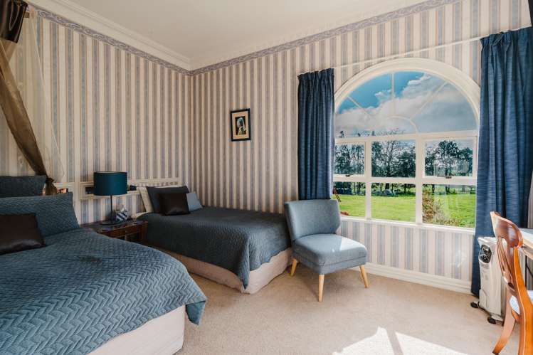 170 Foster Road Temple View_23