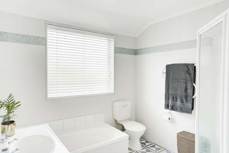 23 Farnborough Drive Nawton_6