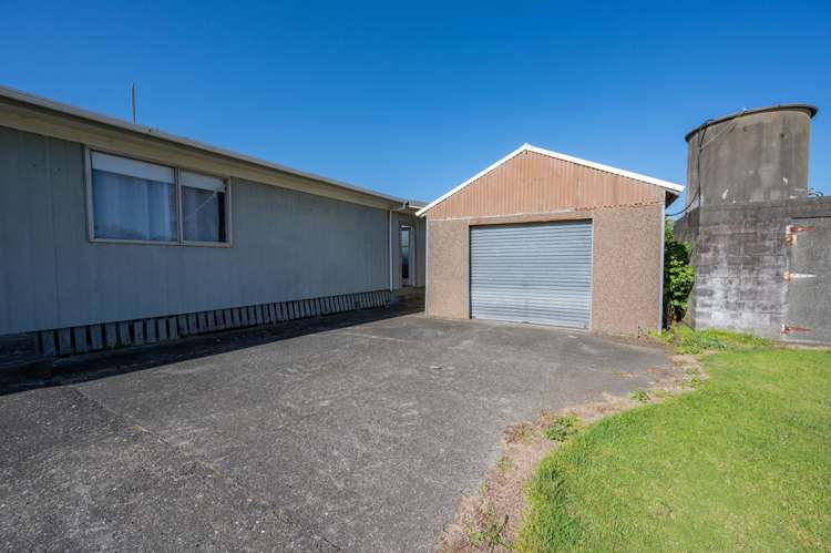 5 Esplanade Marokopa_15