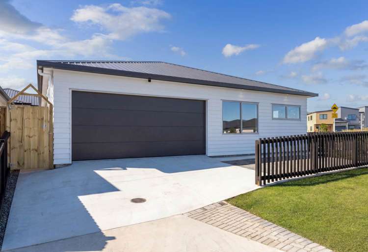 44 Furlough Road Opaheke_13