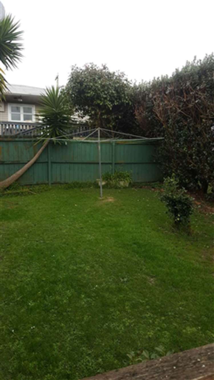 2/80 Sylvan Crescent Te Atatu South_10