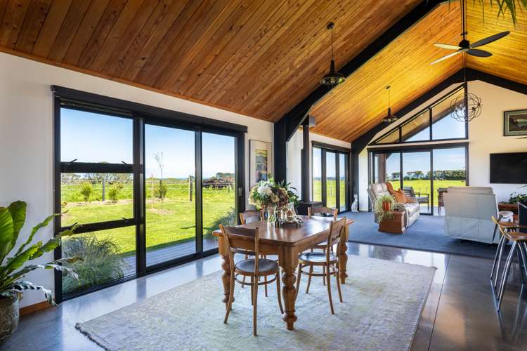 31 Kaihihi Road Okato_5