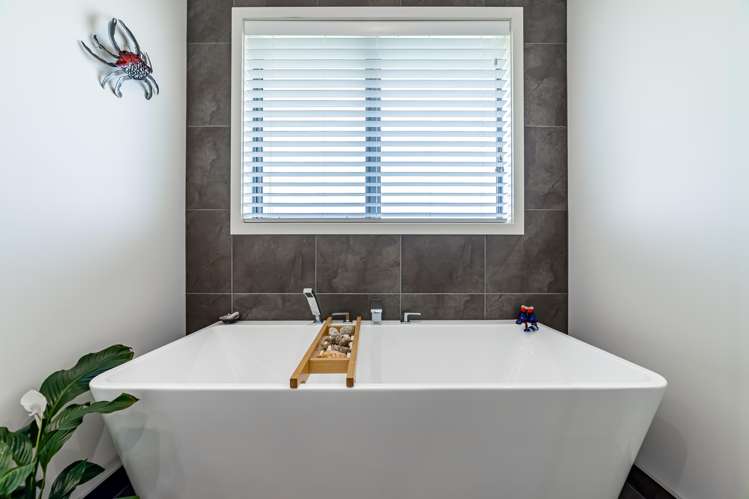 15 Alan Livingston Drive Cambridge_19