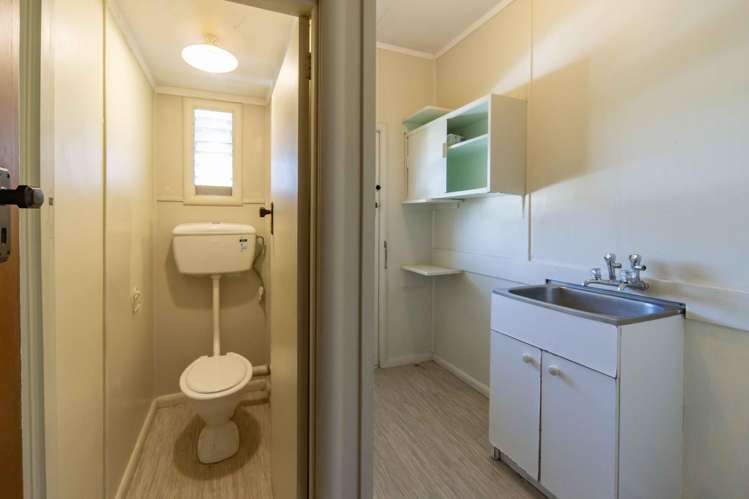 210 Clyde Street Hamilton East_9