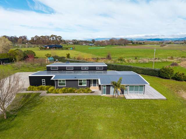 Executive Lifestyle Oasis – Space, Size and that SHED!