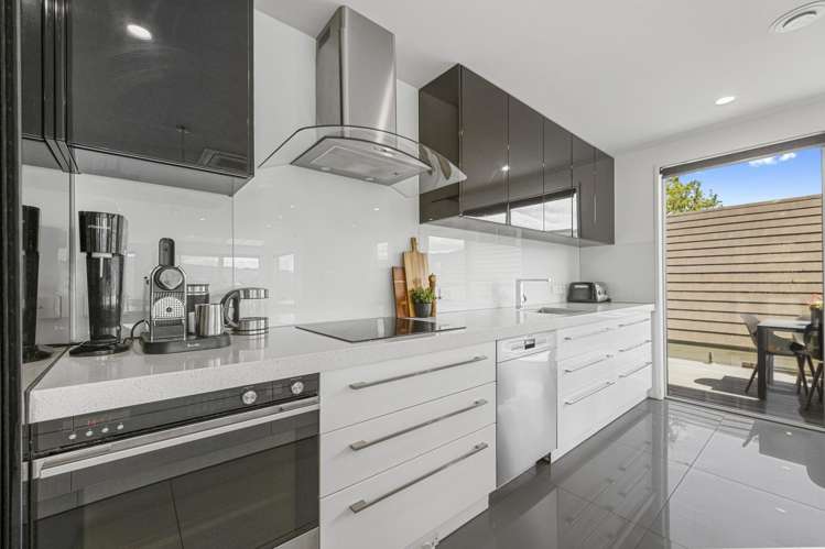 10 & 12 Dunblane Street Maori Hill_12