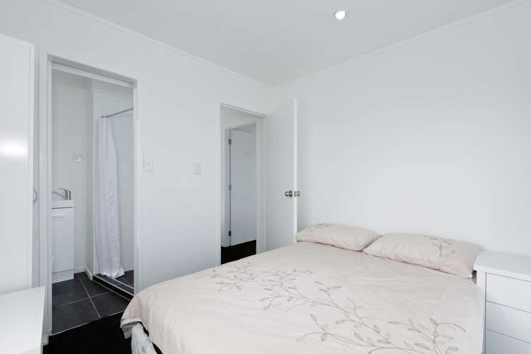 30 Dillon Crescent Clover Park_9