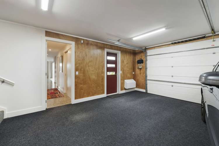 5 Azalea Lane Waipahihi_36