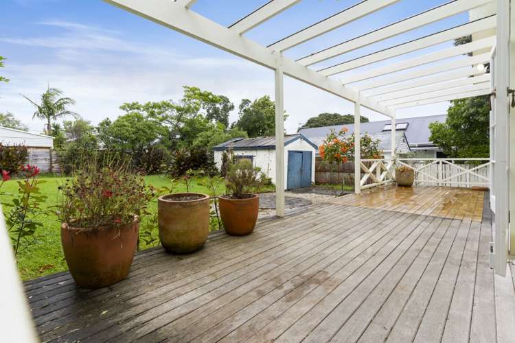 42 Smale Street Point Chevalier_13