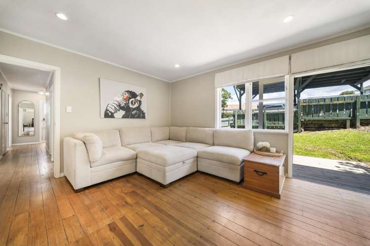 9/331 Royal Road Massey_2