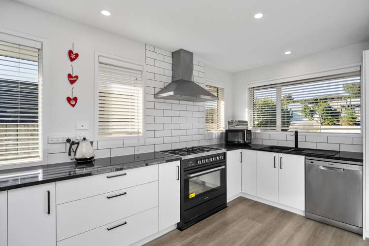 168 Ballintoy Park Drive Welcome Bay_13