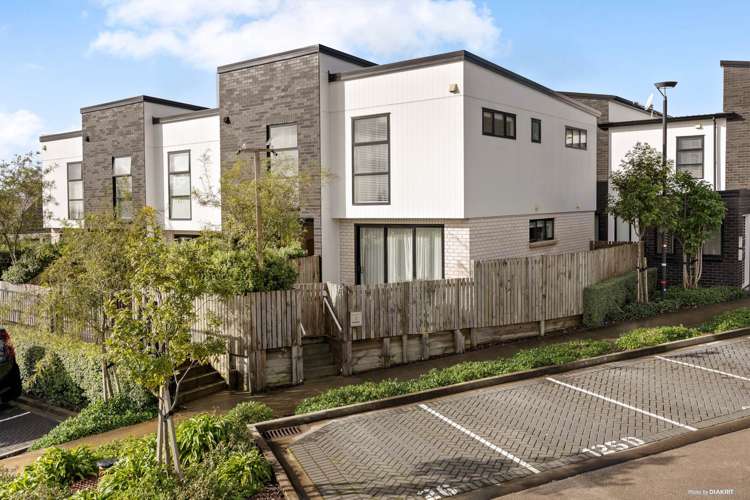 4 Tokai Place Glen Eden_2