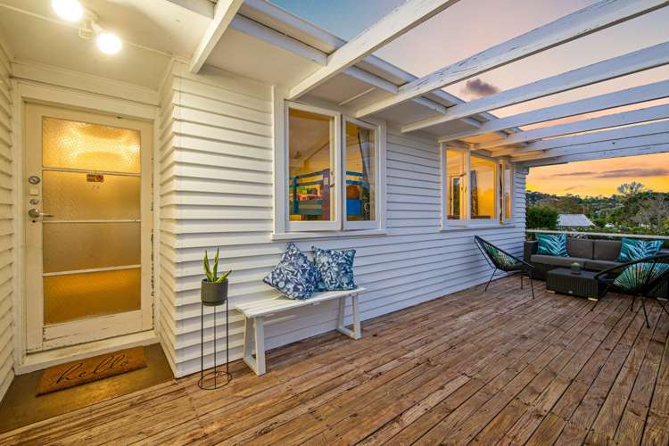 2 Seine Road Forrest Hill_4