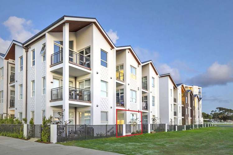 G05/26a Racecourse Parade Avondale_1