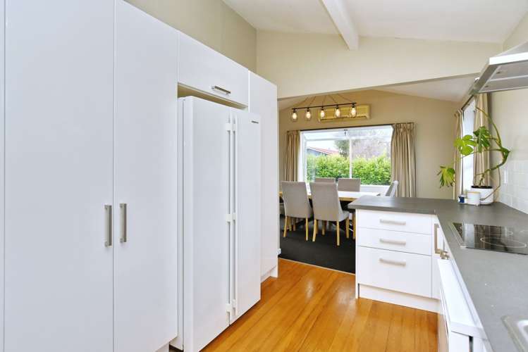 54 Oriana Crescent Hornby_9