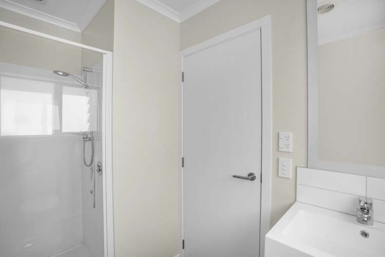 1/121 Muritai Road Eastbourne_13