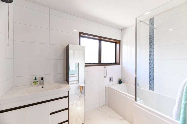 1 Tropicana Drive Mount Roskill_19